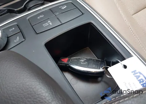 2016 Mercedes-Benz Gl 550 4Matic z USA, uszkodzony, nr VIN 4JGDF7DE2GA656358